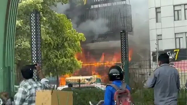 Six Critically Ill Patients Die In Fire At Jaipur’s SMS Hospital Trauma Centre